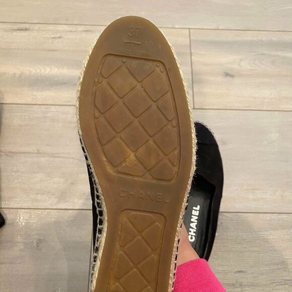 Chanel - Espadrille 40 Velvet Cap Toe CC Monogram Flats in Black - Picture 3 of 3